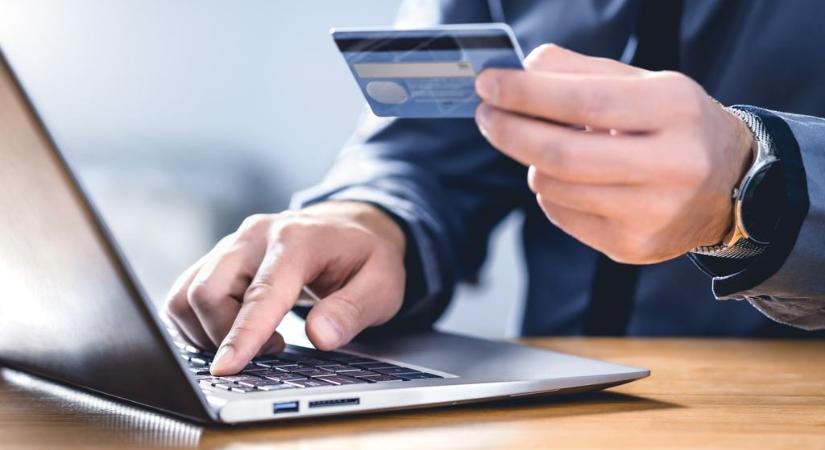 Kétmillió magyar kap értesítést: így változik az átutalás díja, ha itt bankolsz