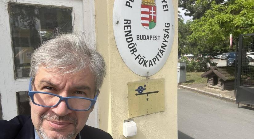 Tanúskodni ment a rendőrségre Hadházy Ákos egy „nagyon fideszes és nagyon abszurd” ügyben