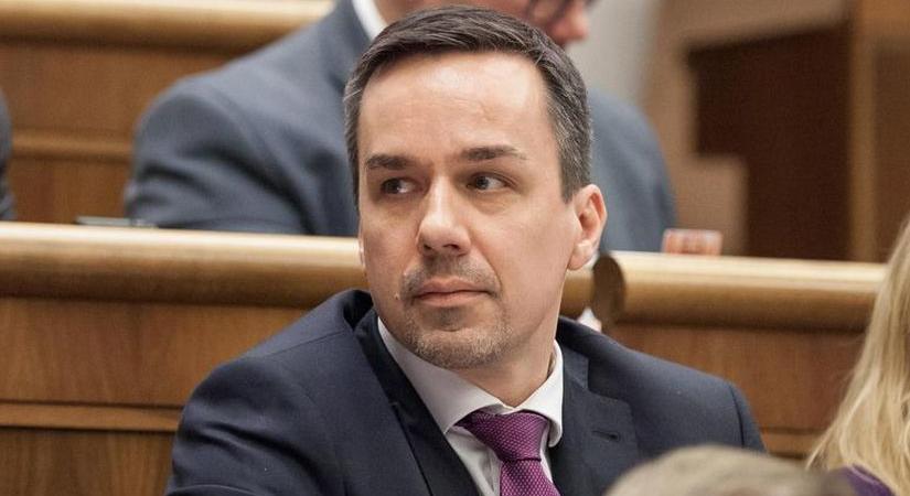 Tomáš: nem támogatunk a munkavállalókat rosszul érintő intézkedéseket