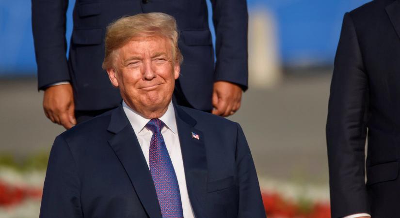 Örvendezhetnek Trump rajongói, még a végén tényleg lesz valami az elnök telefonjából