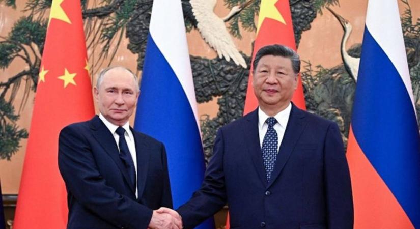 A második felvonás Pekingben: Trump után most Putyin elé terítik a vörös szőnyeget