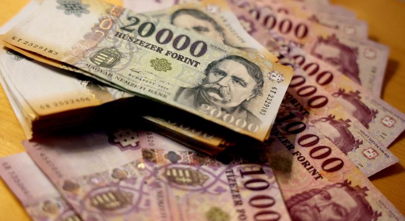 Márciusban 779 800 forint volt a bruttó átlagkereset
