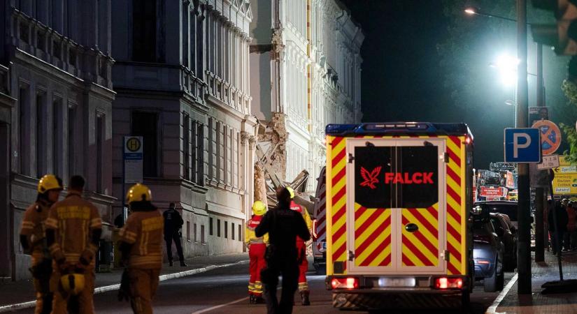 „A nyáron házasodtunk volna össze” – Harmadik napja keresik a romok alatt rekedt fiatalokat