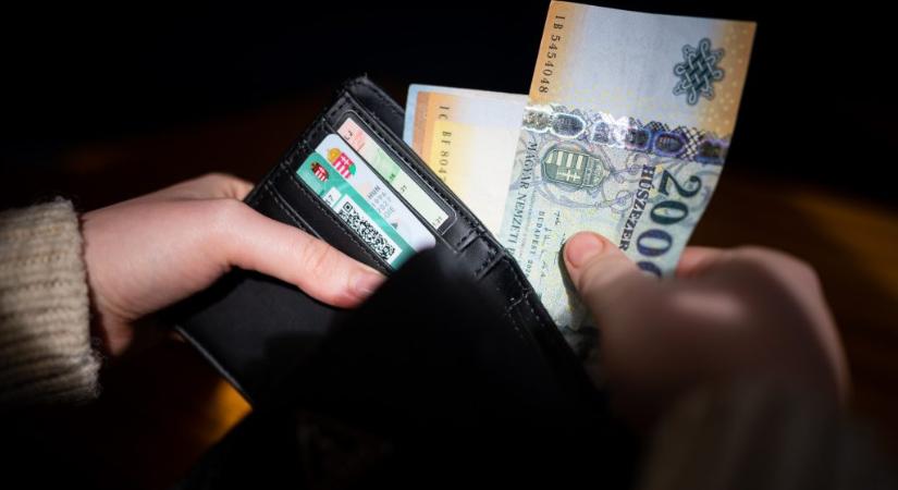 432 ezer forint volt a nettó medián kereset – a magyarok fele ennél kevesebbet, másik fele ennél többet vihetett haza