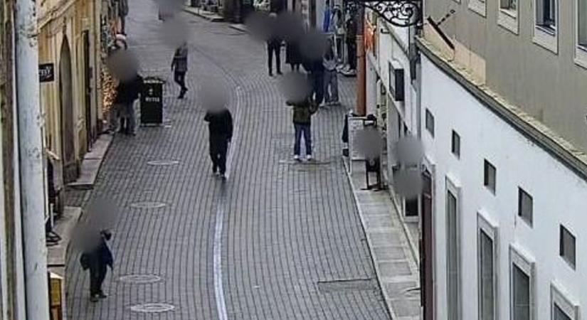 Földhöz vágták és ököllel verték a nőt kamera előtt az egri belvárosban! Részletek a brutális támadásról