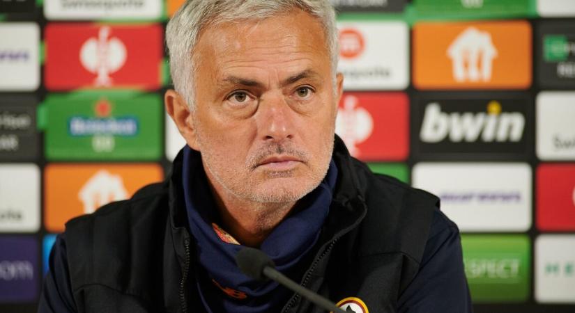 José Mourinho miatt távozhat a Manchester United hátvédje