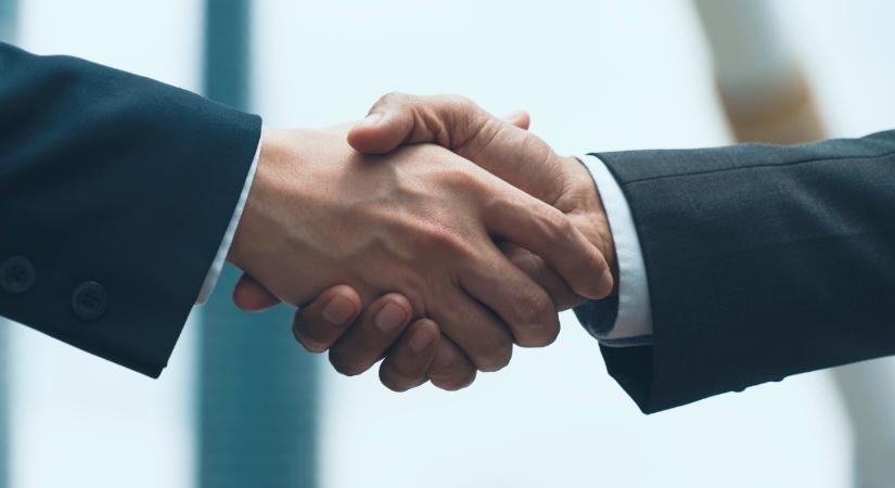 Szolidaritási adó – tárgyalások kezdődnek, fény az alagút végén a kormány és az önkormányzatok között?