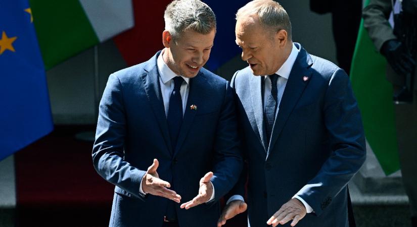 Magyar Péter Antall József emlékművénél is koszorúzott – élő videó