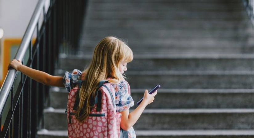 13 éves kor lehet a határ: itthon is korlátoznák a gyerekek közösségi média használatát