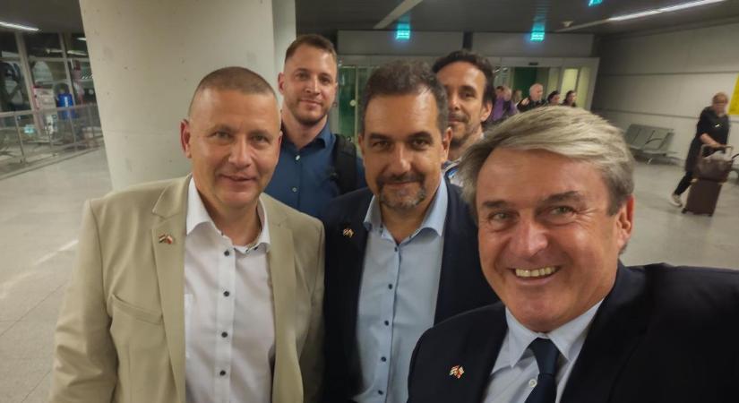 Madár volt a ludas: kiderült, miért indult késve Magyar Péter és delegációjának repülőgépe