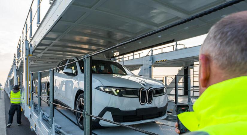 A nagy kereslet miatt második műszakot kellett indítani a debreceni BMW gyárban