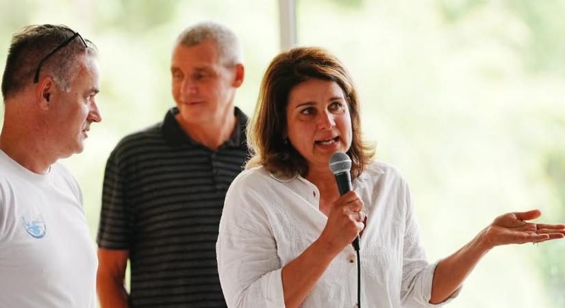 Egerszegi Krisztina 51 évesen is ragyogó, természetes szépség: olimpia bajnokunk a családi háttér jelentőségét hangoztatta