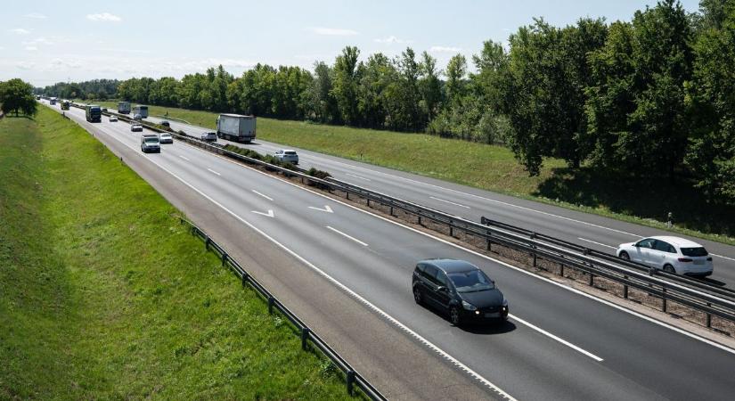 Tömegbaleset a sztrádán, 8 kilométeres volt a dugó