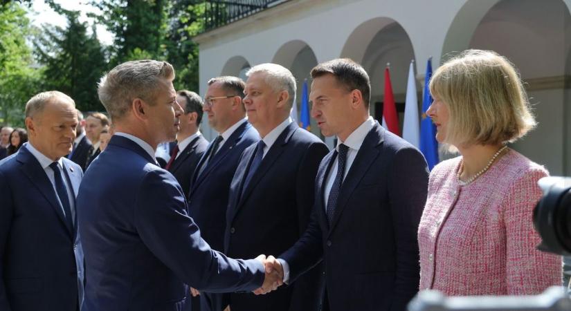 Ez mellé ment: Orbán Viktort jelentette be Magyar Péter helyett a lengyel kormányszóvivő (VIDEÓ)