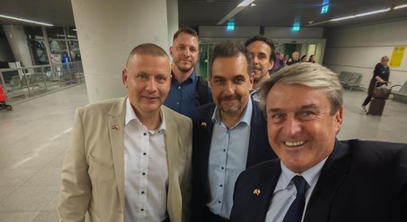Rendkívüli esemény zavarta meg a magyar delegáció lengyelországi útját