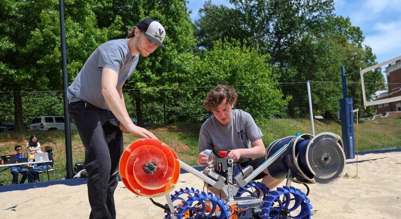 Egyetemisták építették meg a robotot, ami meghatározhatja a Hold-program jövőjét
