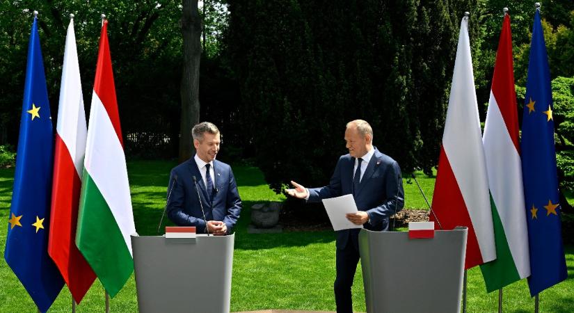 Donald Tusk az orosz energiafüggőségről is beszélt Magyar Péter lengyelországi tárgyalásán
