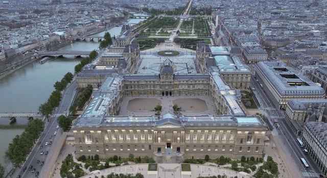 Új főbejáratot és látogatói útvonalakat kap a Louvre