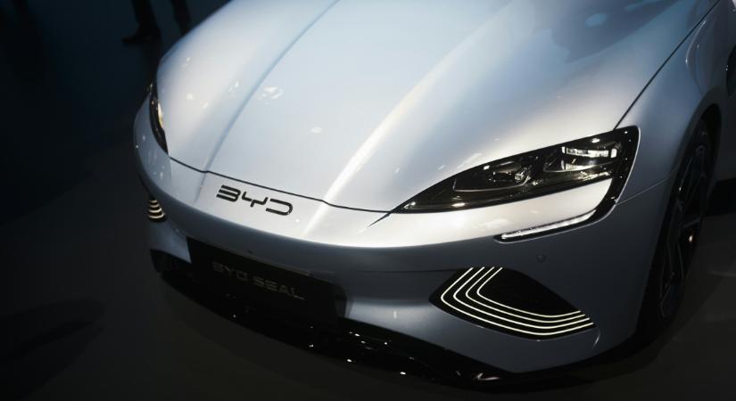 Érik a hatalms bírság? Csak űgy lerakhatták a szennyezett földet a BYD-nél