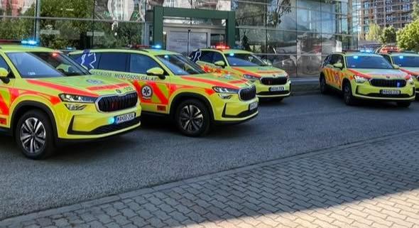 Új mentőautók állnak üzembe, figyelembe vették a rajtuk dolgozók kéréseit – képek