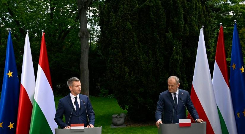 Donald Tusk segítséget ajánlott Magyar Péternek az orosz energiahordozókról való leváláshoz