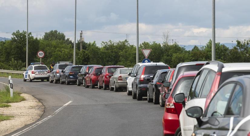 Hatos karambol történt az M0-son, több kilométeres torlódás alakult ki