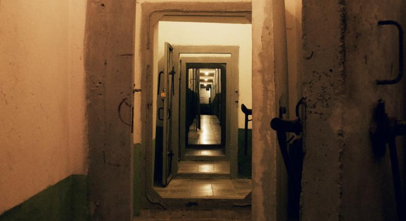 Bunkerbe vonult Litvánia három közjogi méltósága, riasztást adtak ki