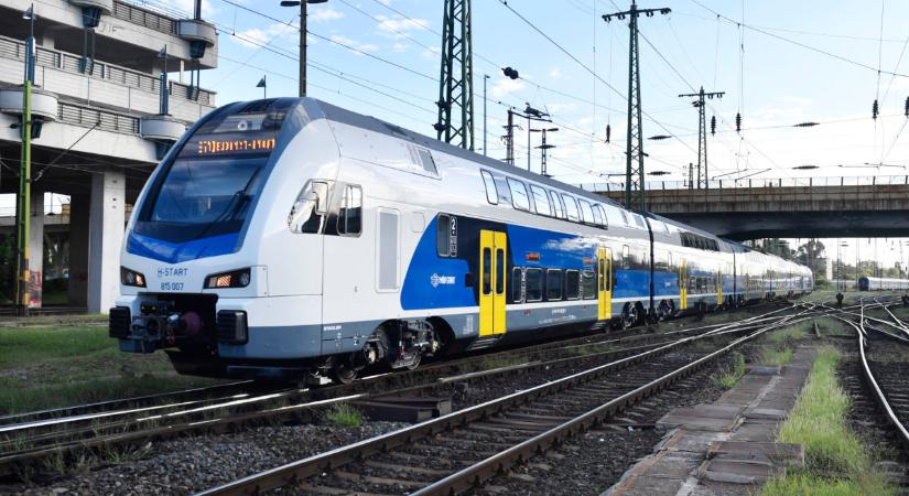 MÁV: Lerohadt egy vonat a Nyugatiban, fennakadás több vonalon