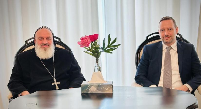 Azbej Tristan szerint hálával gondolnak a szíriai keresztény közösségek a magyarokra
