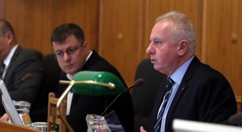Közel 7 milliárdos hiányt állapítottak meg Pécsen