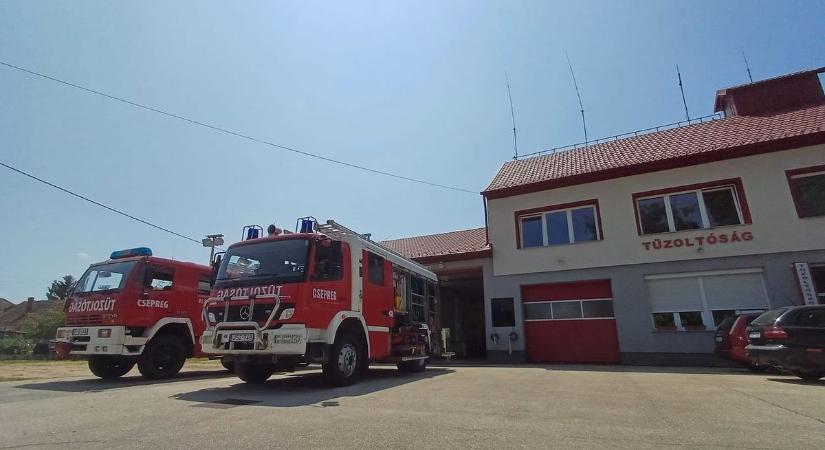 Villanyvezetékre dőlt egy fa Csepregen