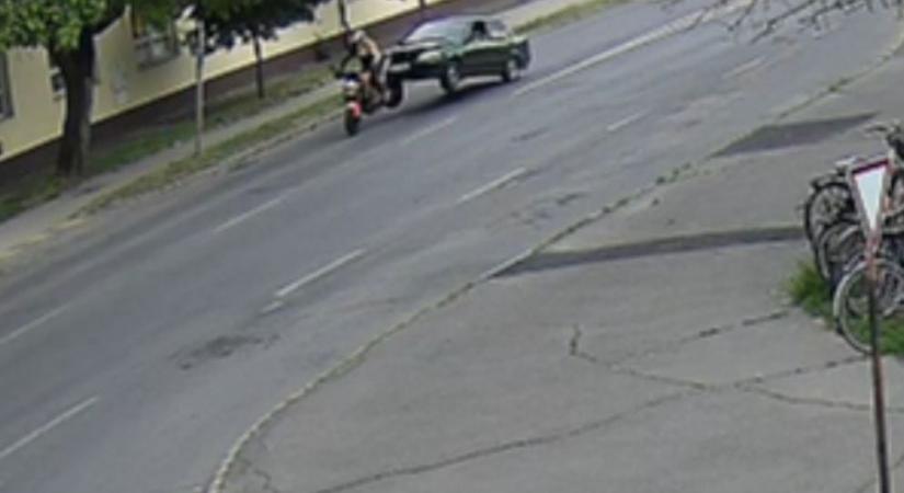 Videó: ráugratott a motorosra egy autós Békésen, majd olajra lépett