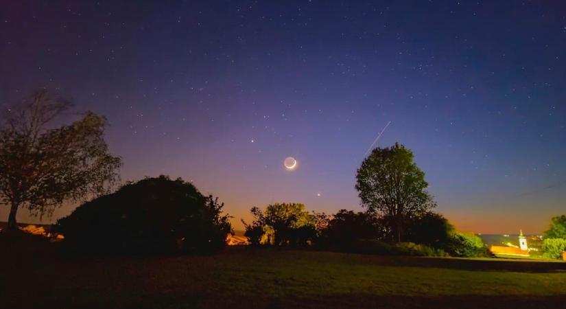 A Hold és a Jupiter párosa ragyogja be az estét
