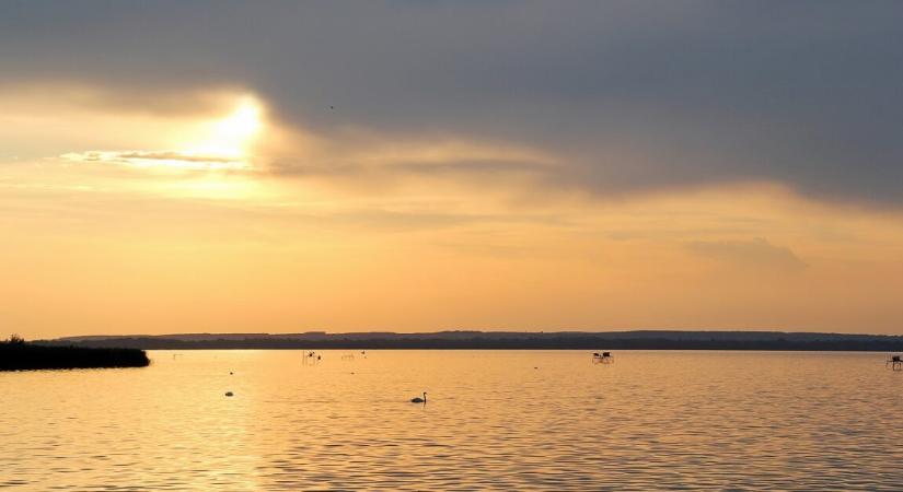 Ingyenessé tették a magyarok egyik kedvenc strandját a Balatonon