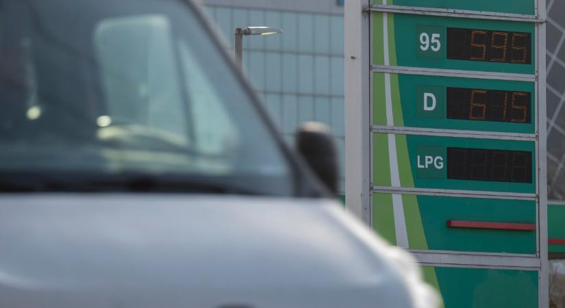 Így változik csütörtöktől a benzin ára