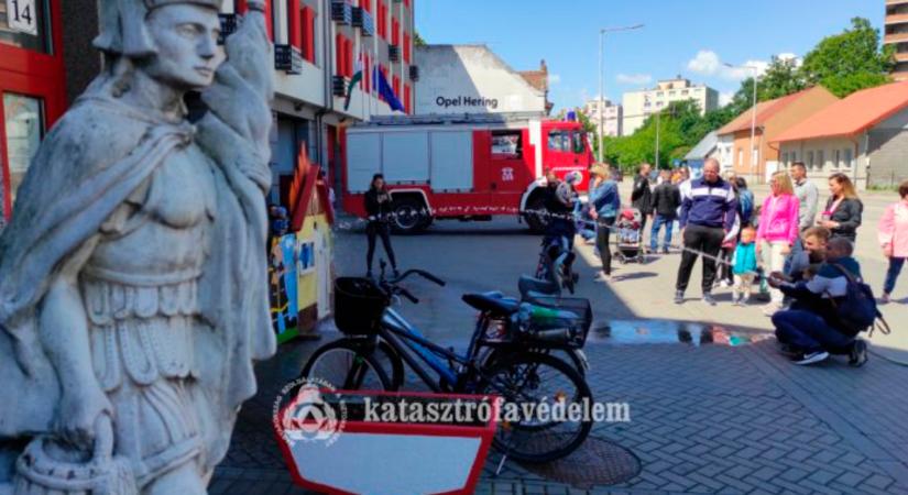 Idén is megnyílnak a szertárkapuk