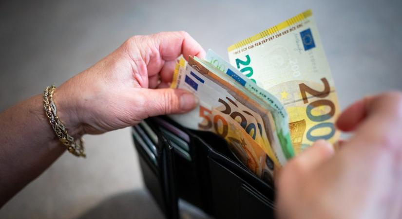 Libikókázik a forint, föl-le hintázik az árfolyam