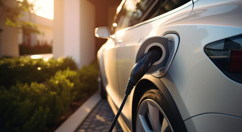 Az elektromos autó hibája miatt a házad is leéghet – Felrobbant a garázsban a kocsi