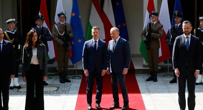 Óriási beégés: Orbánként mutatták be a lengyelek Magyar Pétert, aki el is tévedt a díszfalsornál