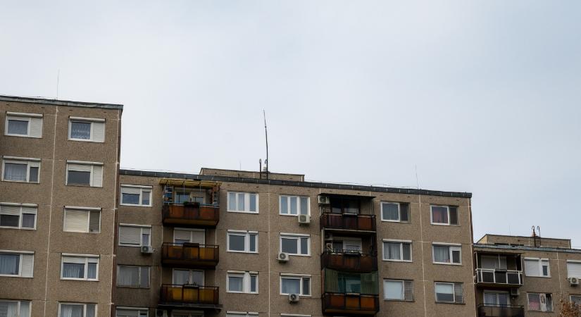 Napokig kristályoztak Frontinnal keverve, az erkélyen át menekült a halálba a bántalmazások elől a 17 éves lány
