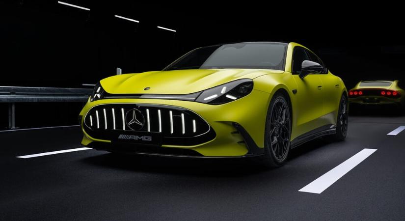 A MERCEDES AMG BEMUTATTA AZ ÚJ AMG GT 4 AJTÓS COUPÉT
