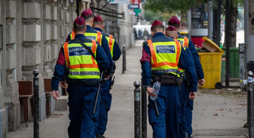 Fokozott készültség Budapesten, a rendőrségi intézkedés több utcát is érint