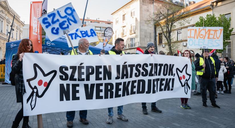 Megkapta a fizetési felszólítást a Magyar Kétfarkú Kutya Párt