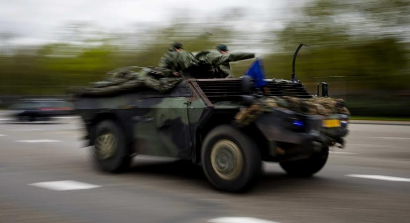 Fokozott óvatosságra intik a közlekedőket: 240 harcjárműből álló katonai menetoszlopok lépnek be az országba