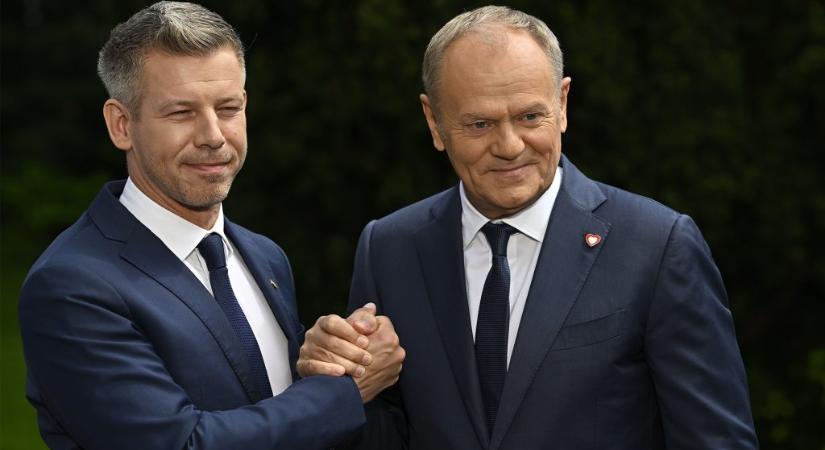 Tusk és Magyar Péter látványosan átlépett Orbán Viktoron