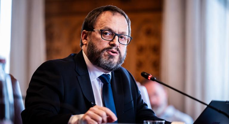 Kármán András menesztette a NAV bűnügyi és rendészeti elnökhelyettesét