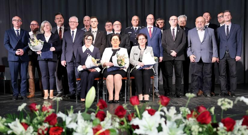 Rangos elismeréseket vehettek át a vármegye napján Vásárosnaményban, mutatjuk a kitüntetetteket (fotók)