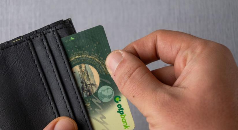 Fontos határidő közeleg: pénzt veszíthetnek a SZÉP-kártyások