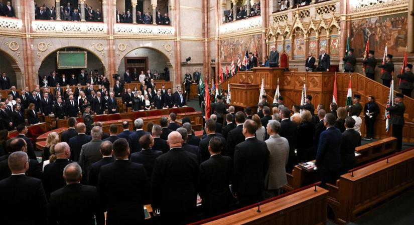 Benyújtotta a Tisza az Alaptörvény Orbán Viktorra szabott módosítását