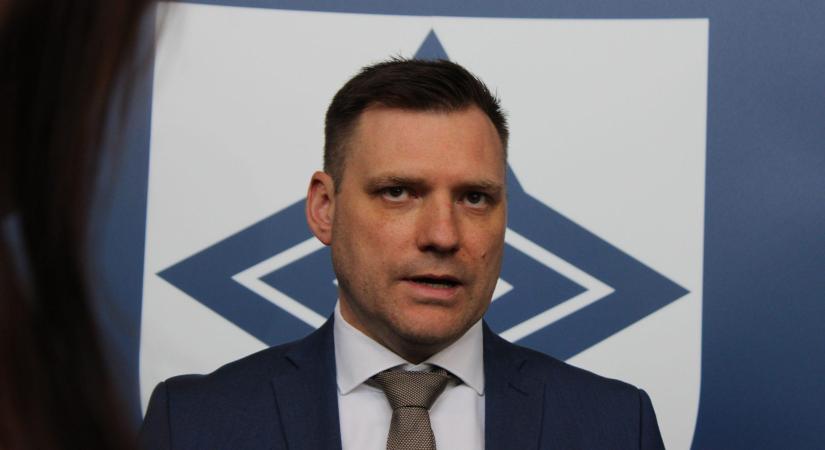 A környezetvédelmi miniszter lecserélését javasolja az SNS